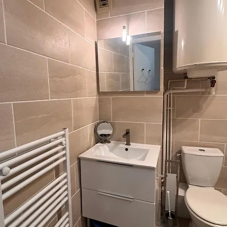 Lumineux Pres De La A - Fr-1-712-100